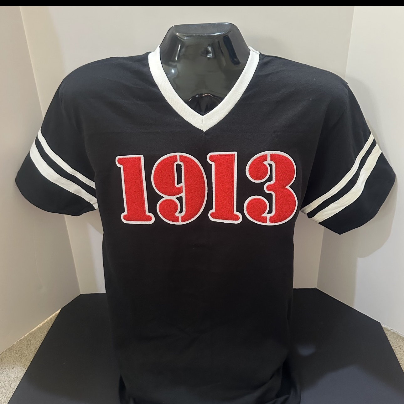 1913 Chenille Lettering Vneck Black With White Stripes